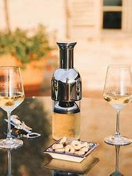 Eto wine decanter in Stainless: mirror finish